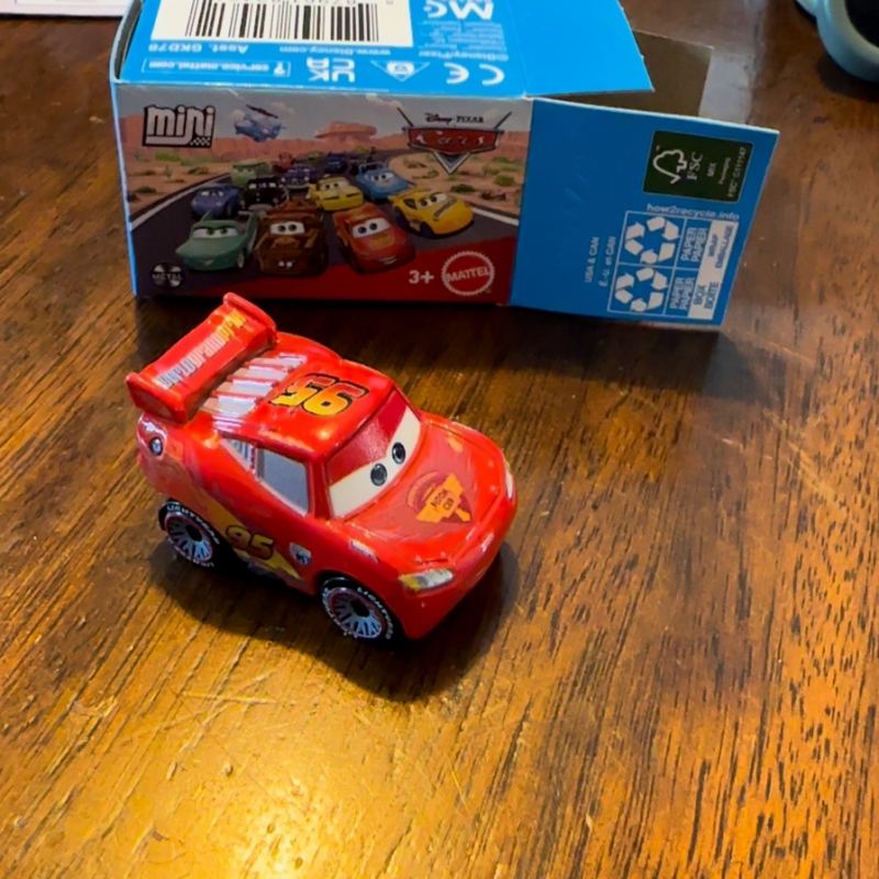 Mini Racer Lightning McQueen Cars 2 Version